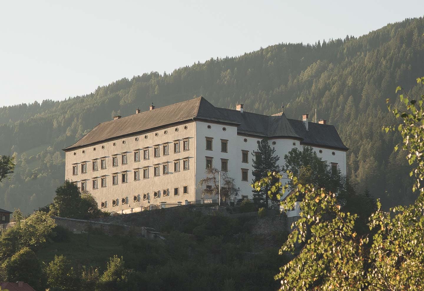 Schloss über Murau